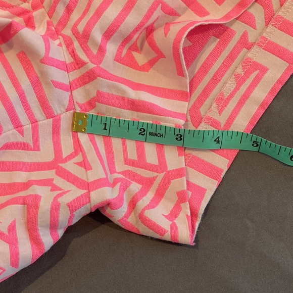 2/$30 🩷 J Crew shorts 🩷 size 6 🩷 pink and white 🩷 textured - Picture 15 of 15